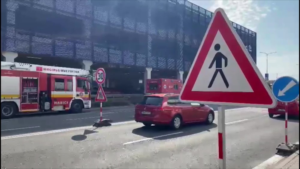 [multi] požiar ikea. 3498