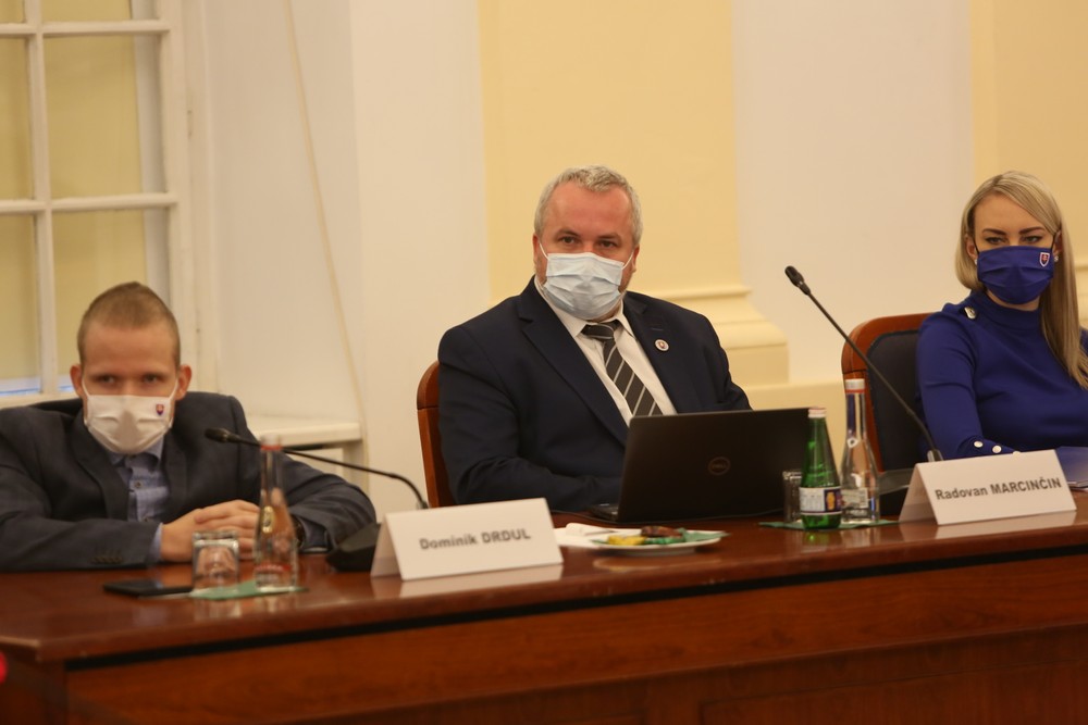 Komisia ústavnoprávneho výboru