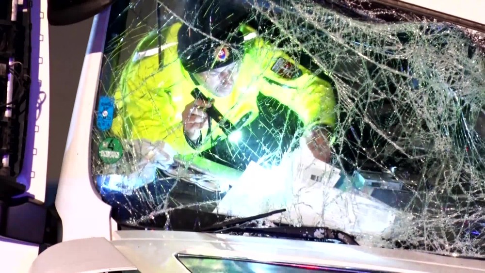 [multi] Kamiony nehoda 9490