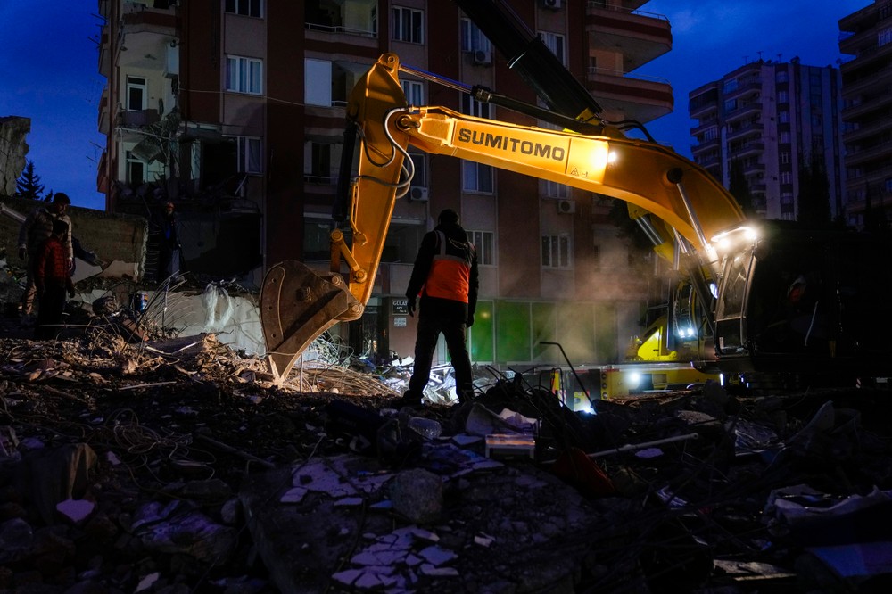 Turkey_Earthquake_84434-2b18f28256c6446ea89bed9cf4a7b42a