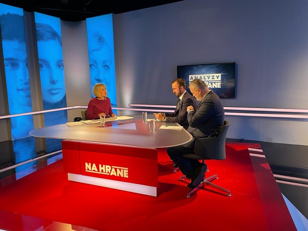 c12c4c53-8a87-42b3-b945-93548ce13b5c