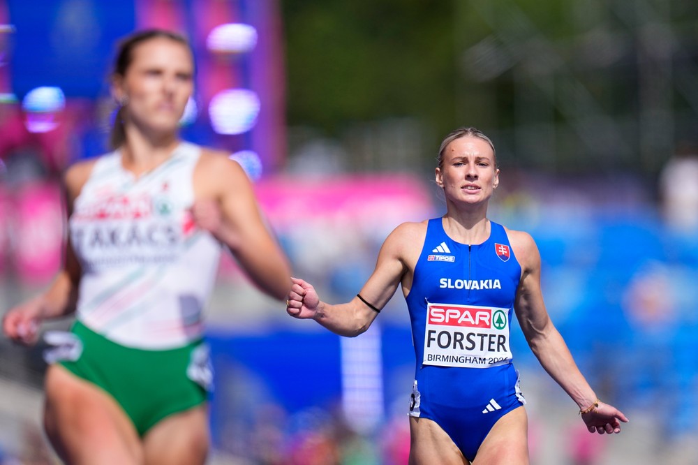 Viktória Forster