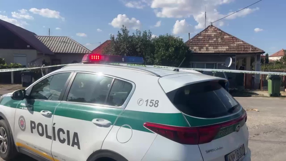 [multi] Osoba bez známok života v dome v Komárne 776