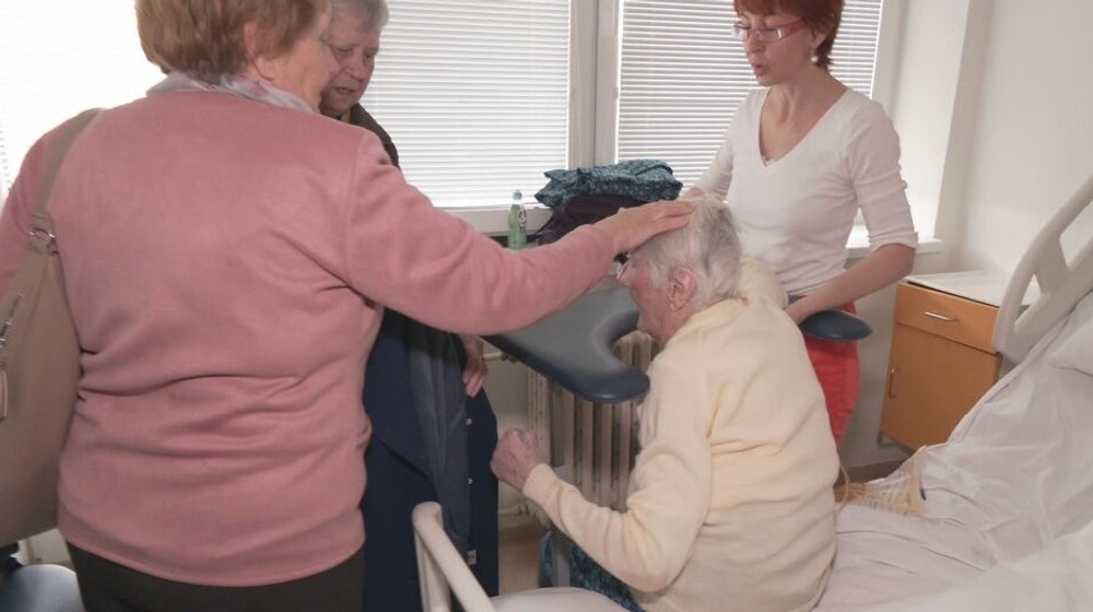 105-ročnú pani Helenku pustili z nemocnice (5)