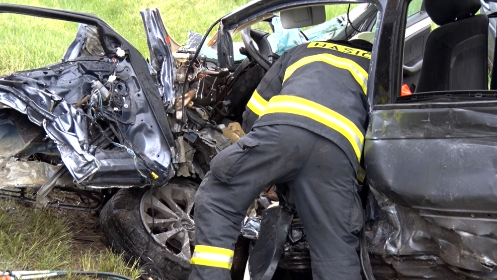 Čelná zrážka dvoch áut pri Tibave