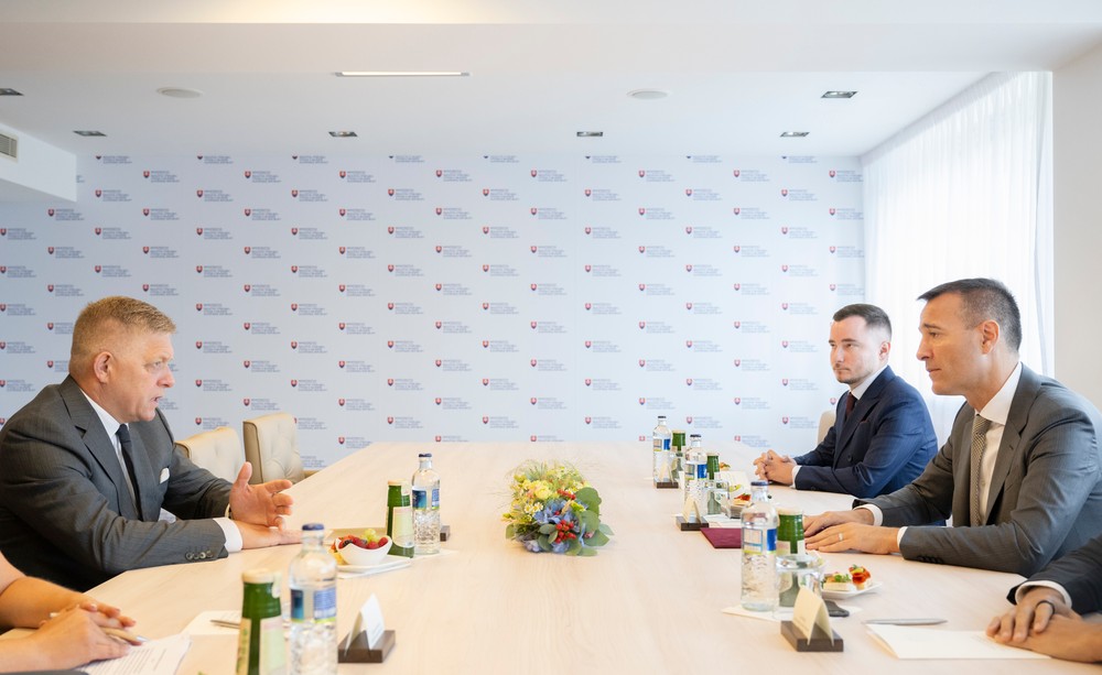 Robert Fico navštívil Ministerstvo školstva