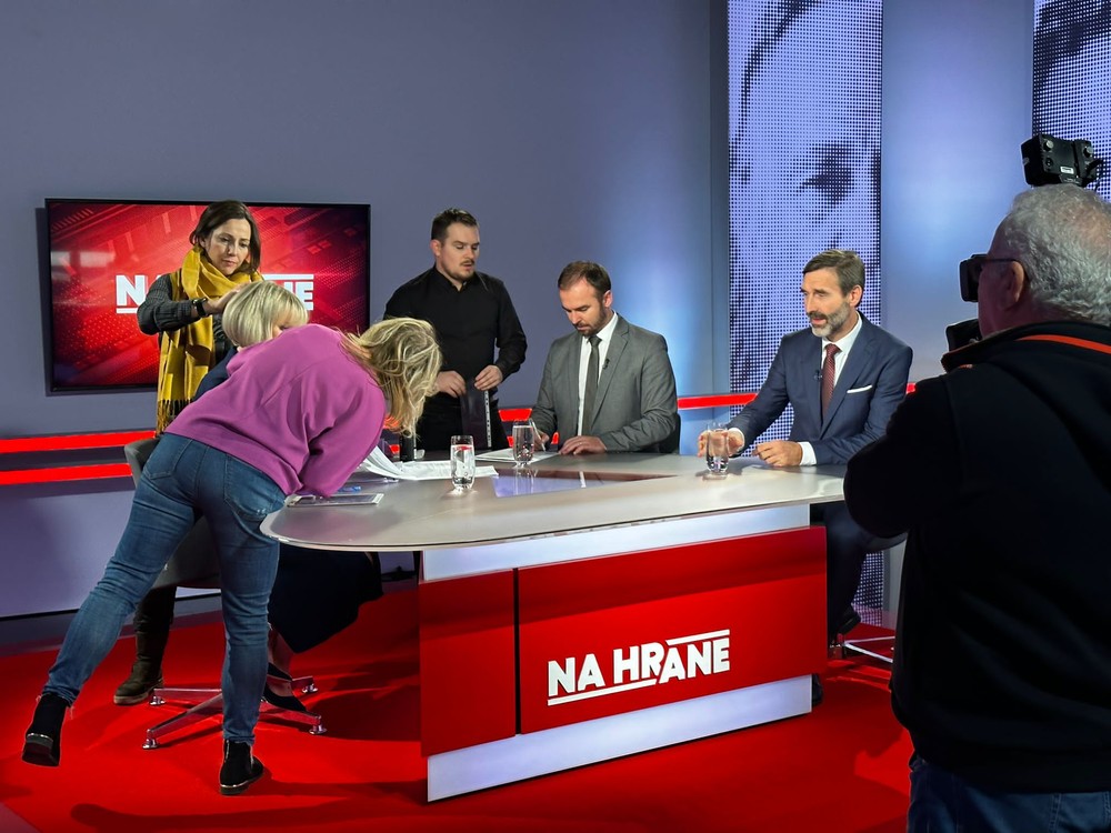 9ac9b206-17bd-4ce0-b064-109a882137a7