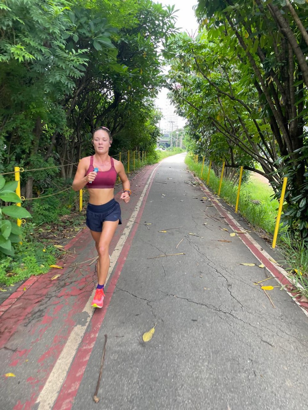 Cuidado com a mulher que usa a dor como terapia ❗️❗️❗️O treino vira terapia, o café vira ritual,