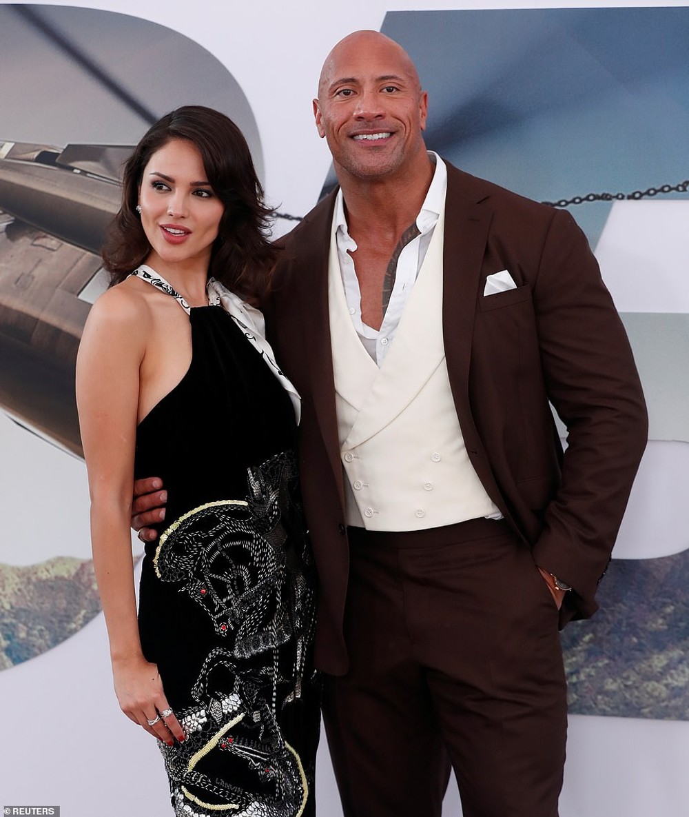 Eiza Gonzalez a Dwayne Johnson
