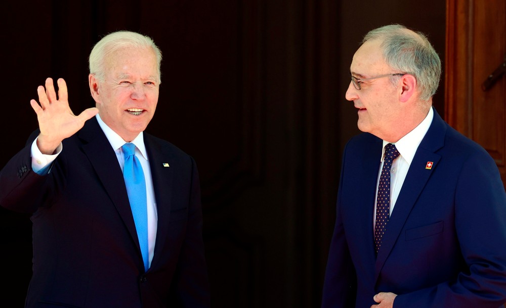 Historicky prvé stretnutie lídrov dvoch najväčších mocností