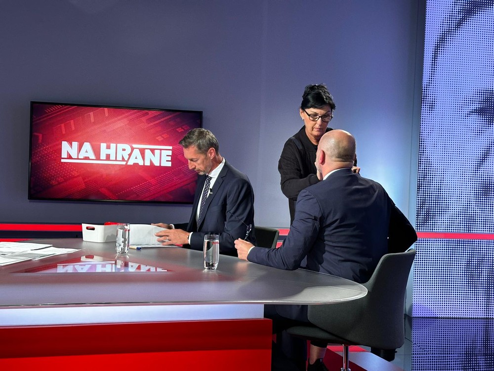 204c540a-1b94-46ac-a5d3-ce1dc5611650