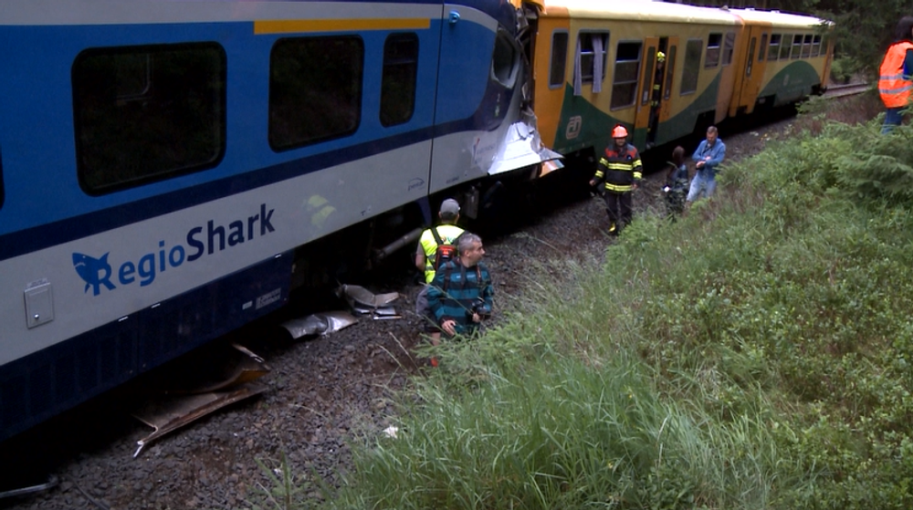 Tragédia v Čechách: Čelná zrážka vlakov si vyžiadala obete aj zranených
