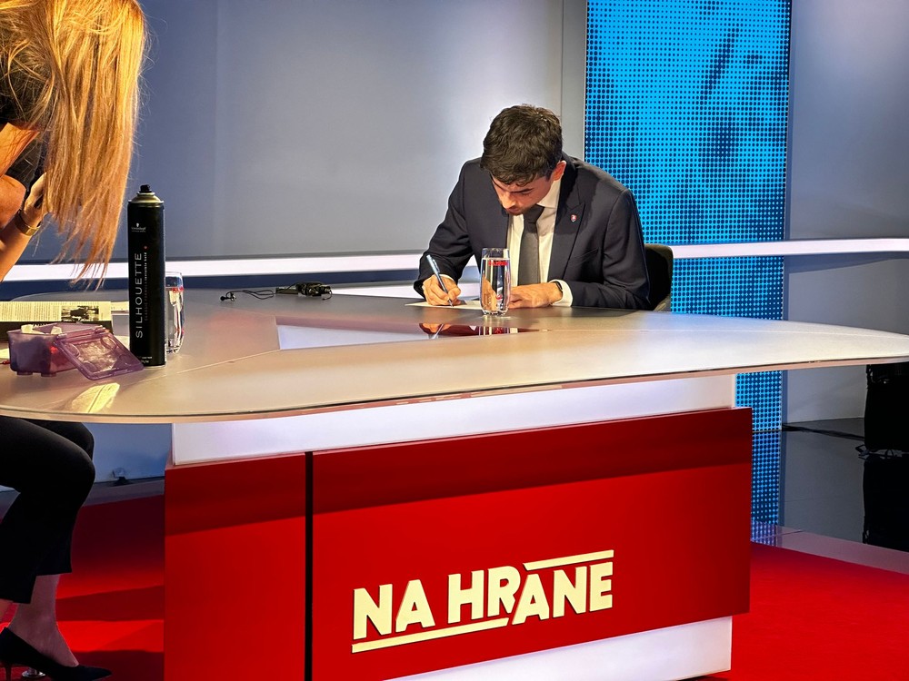 dc586dcc-fce9-4cb4-a7fa-b983bdd9563f