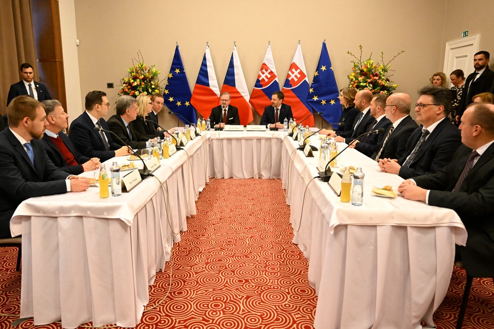Spoločné rokovanie SR a ČR vlády v Trenčíne (7)