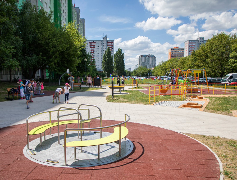 Prvé inkluzívne detské ihrisko