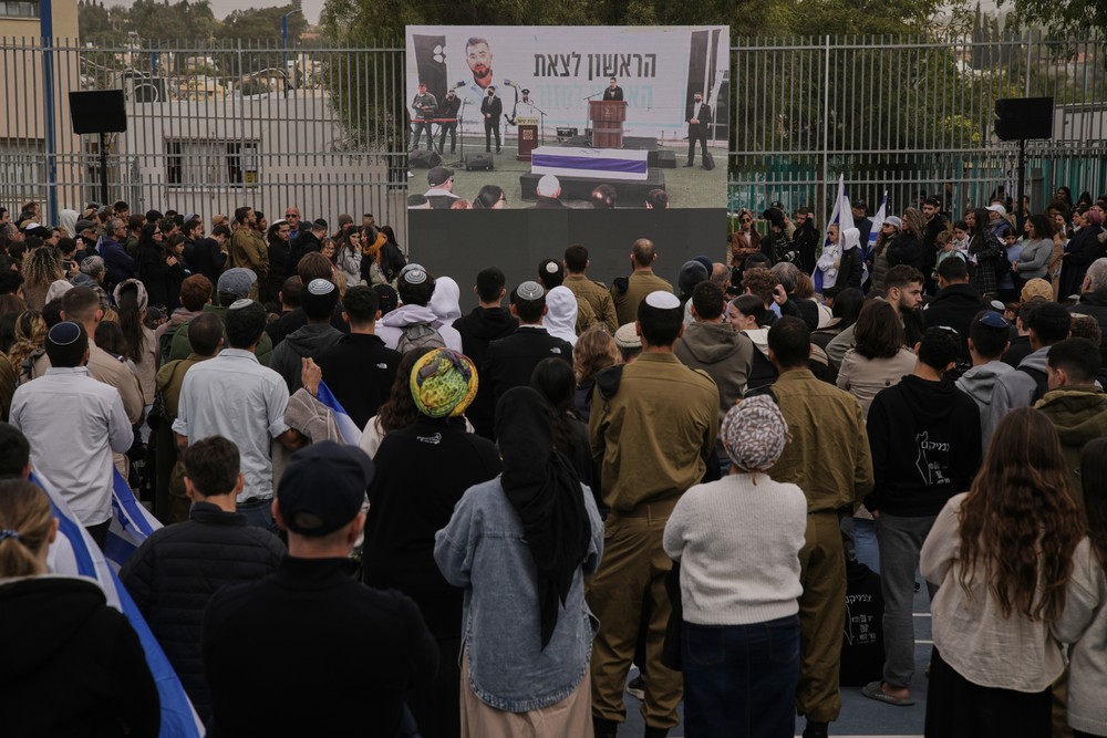 Israel_Palestinians021166