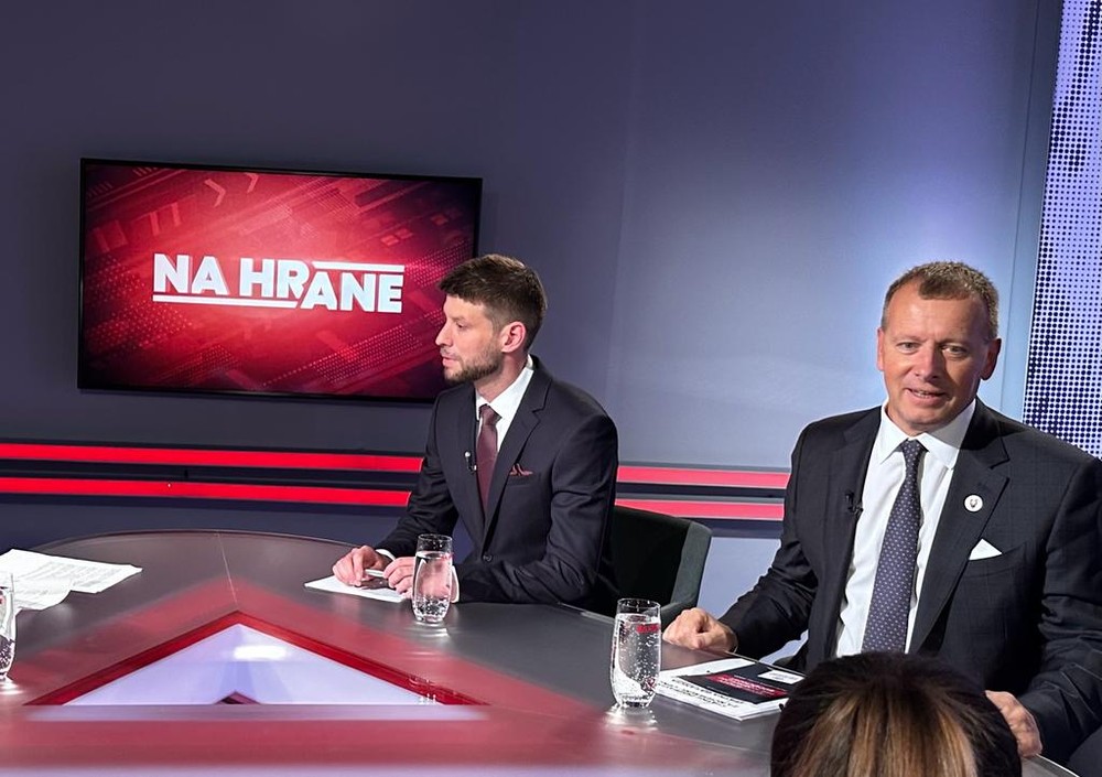 d83f7d1e-ba88-45e8-bdde-547cef4ee76a