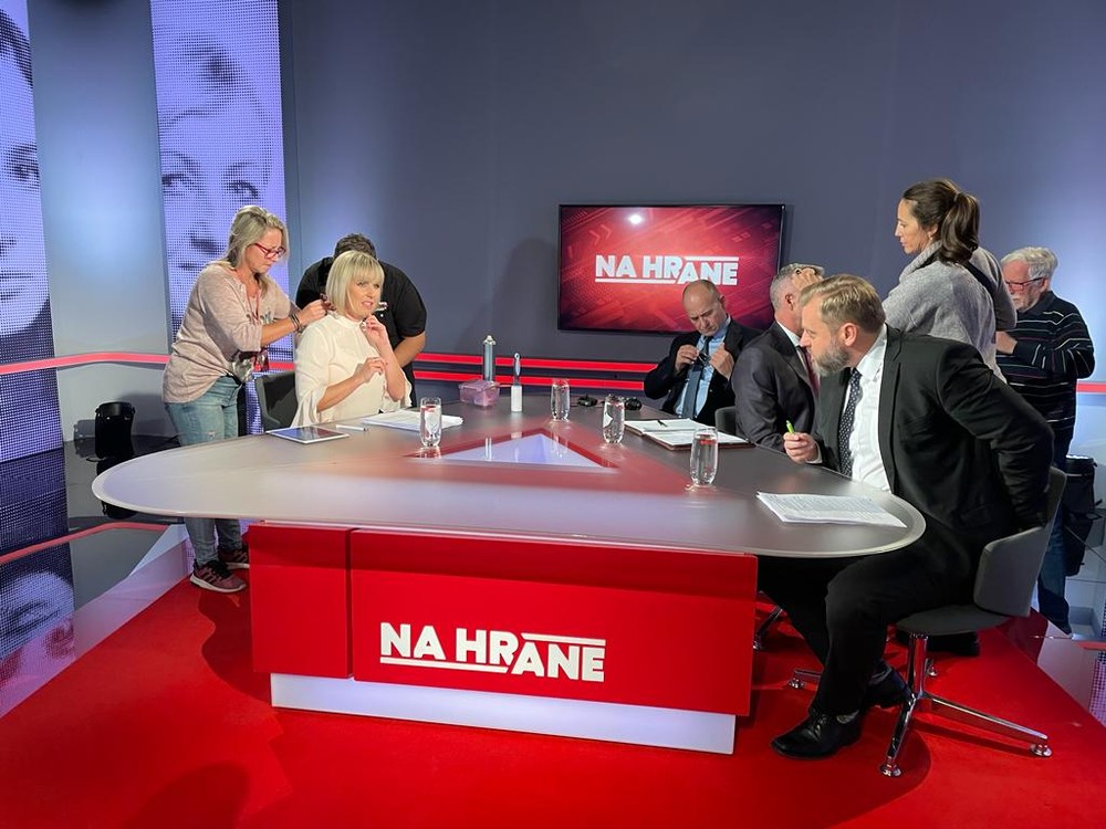 9b720616-b366-4ef2-ad30-a8daaba6b704