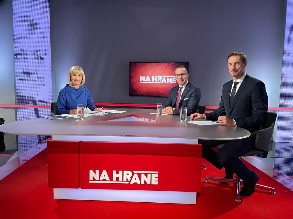 d9c0981f-594f-4a4b-b4a3-ec274ae6875d