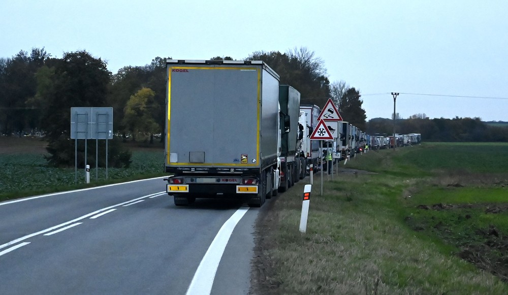 Vyšné Nemecké kamióny kolóny (11)