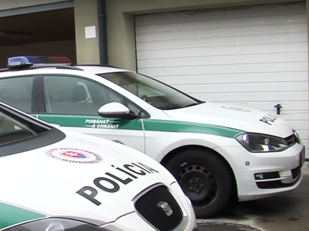 Otčim je obvinený zo zneužívania maloletej