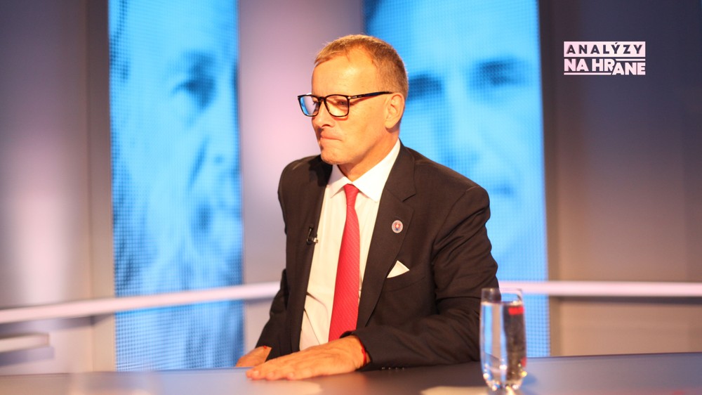 Analýzy Na hrane s Borisom Kollárom