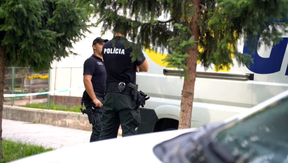 Kuriérska dodávka vrazila do kočíka. Otca pri náraze odhodilo a dieťa prevrhlo