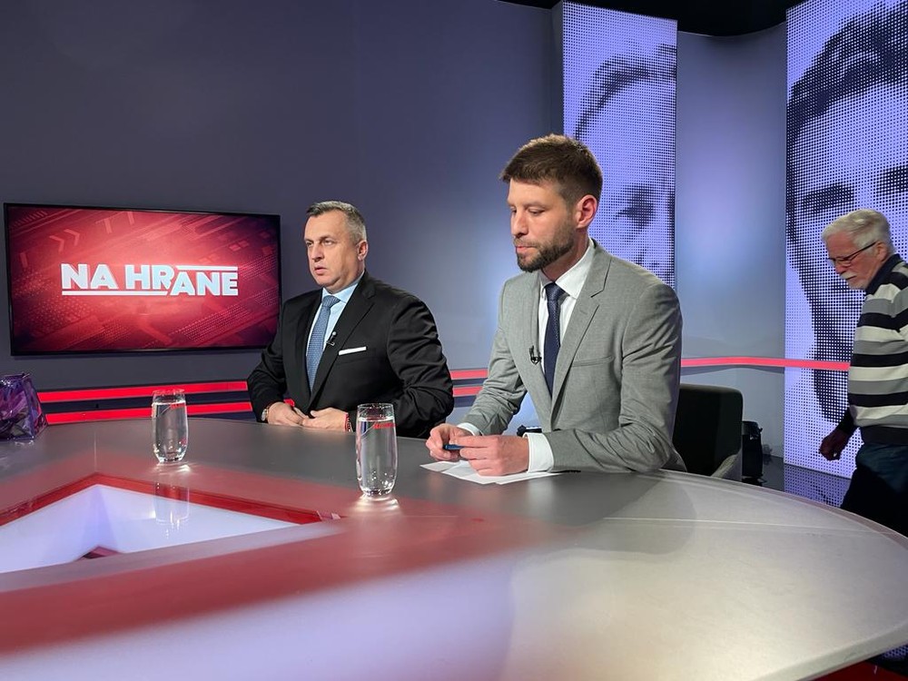 063afd53-5099-418f-b676-52084eb13164