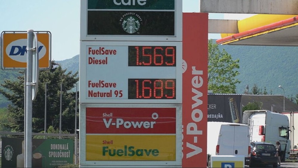 Ceny benzínu prestali rásť, dokonca mierne klesli (4)
