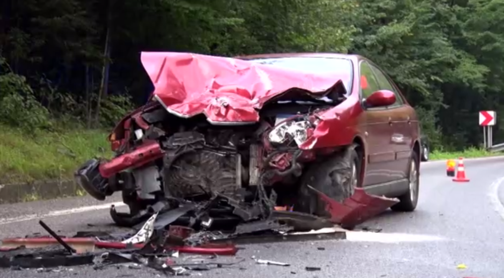 Vodička nezvládla prejazd zákrutou, čelnej zrážke už nedokázala zabrániť 