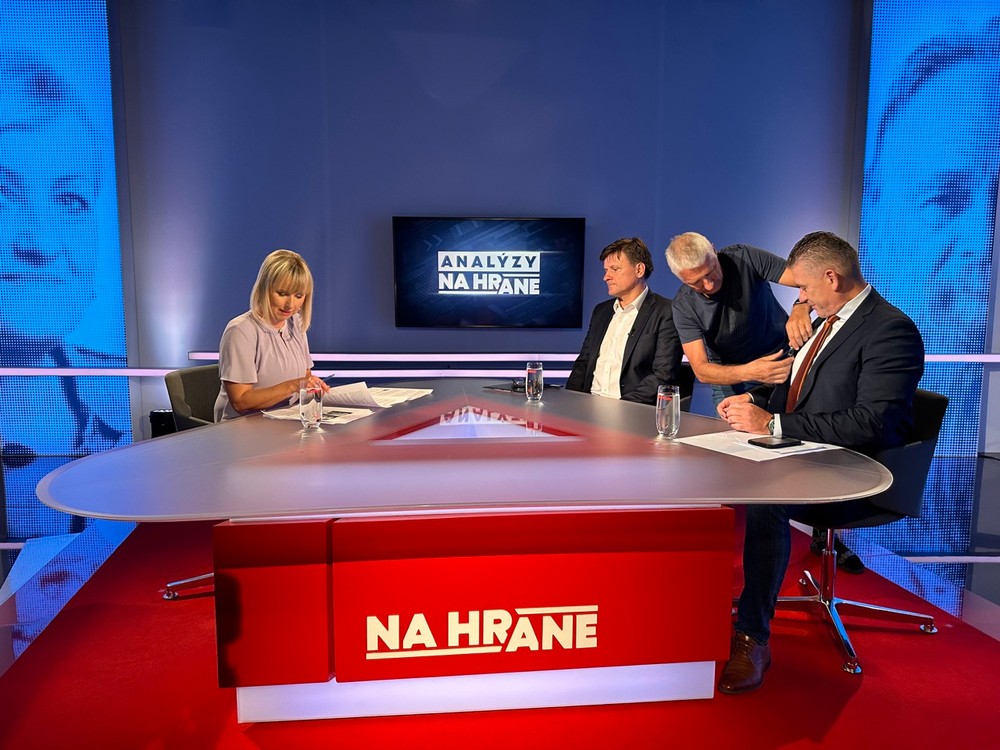 Analýzy Na hrane s Alojzom Hlinom a Romanom Mikulcom