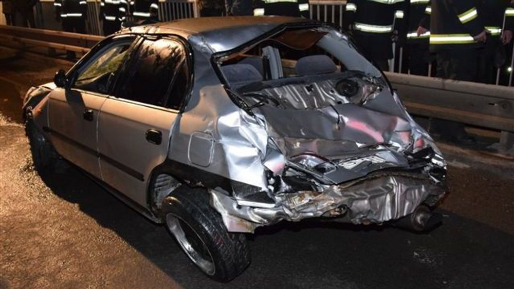 Chodec, ktorého zrazil mladík na chodníku nehodu neprežil