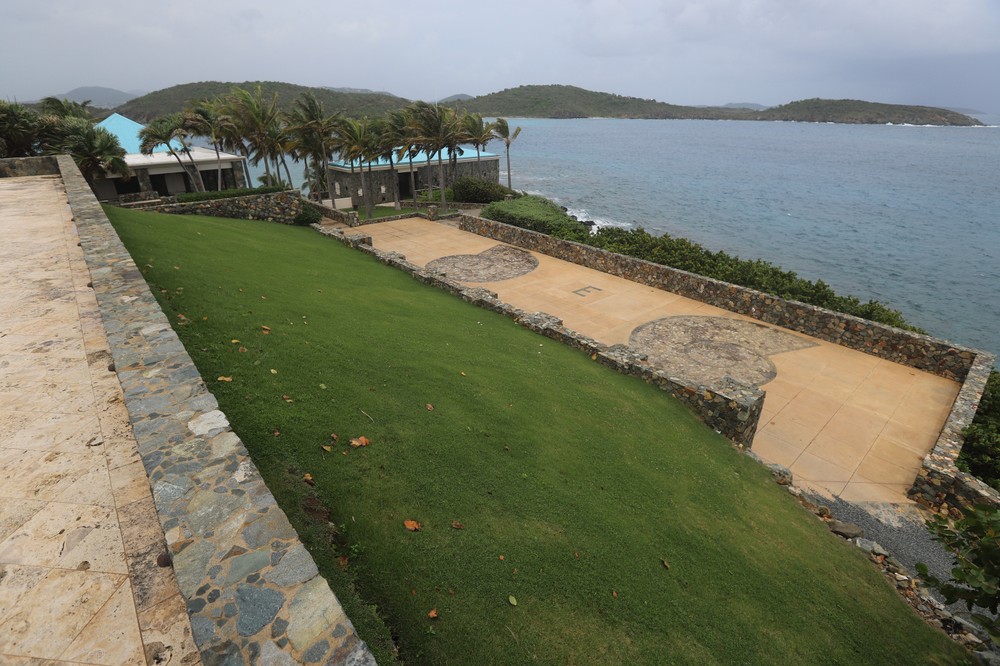 Epstein_Island_Photos886378