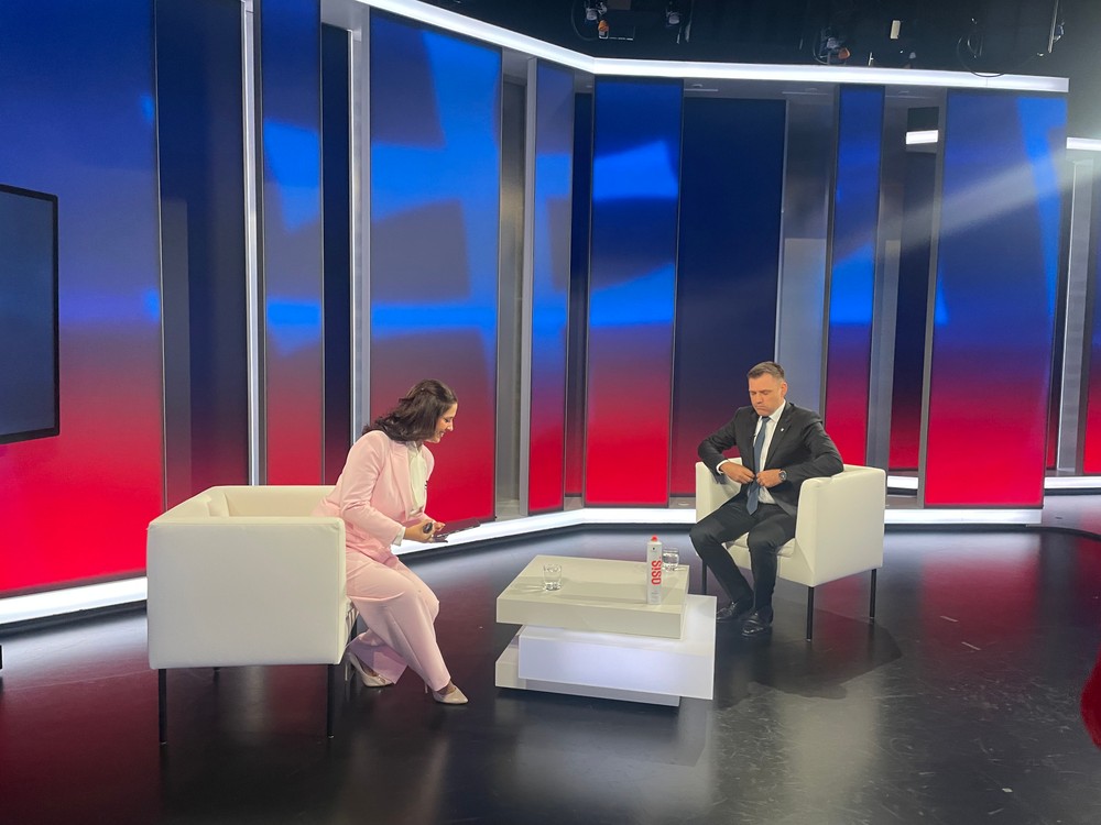 Politika 24 s Tomášom Tarabom