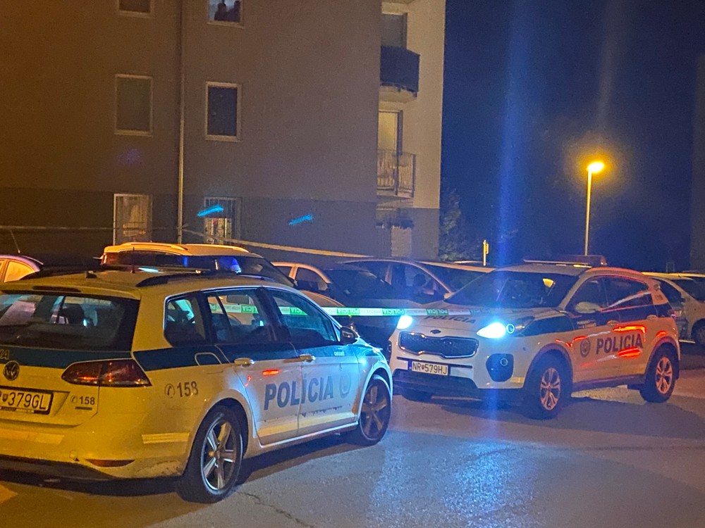 Nočná dráma na sídlisku v Nitre: Polícia našla v byte dobodanú ženu, zadržali jej syna