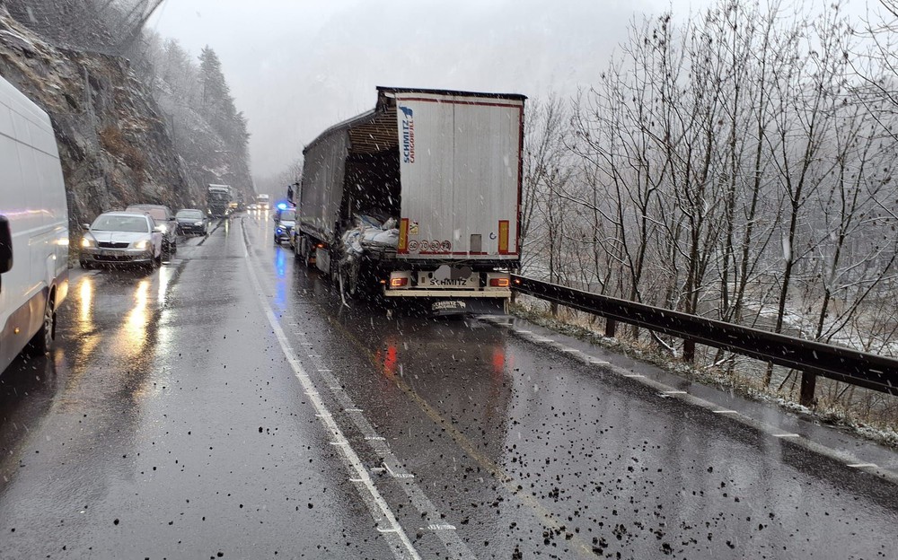 Nehoda kamiónov pod Strečnom 4