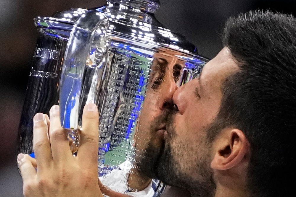 Novak Djokovič po zisku trofeje na US Open