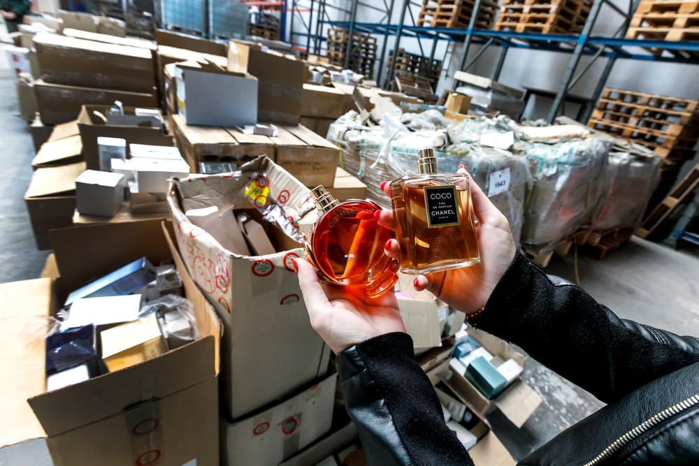 Bratislava FS falzifikáty parfumy zachytenie médiá fejkove parfumy (1)