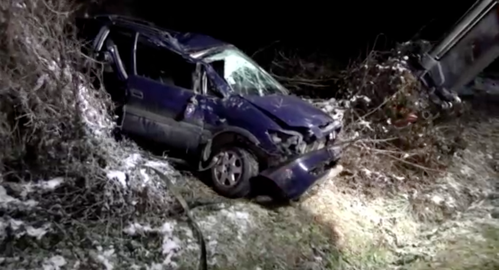 Po vážnej nehode ostal vodič zakliesnený v aute