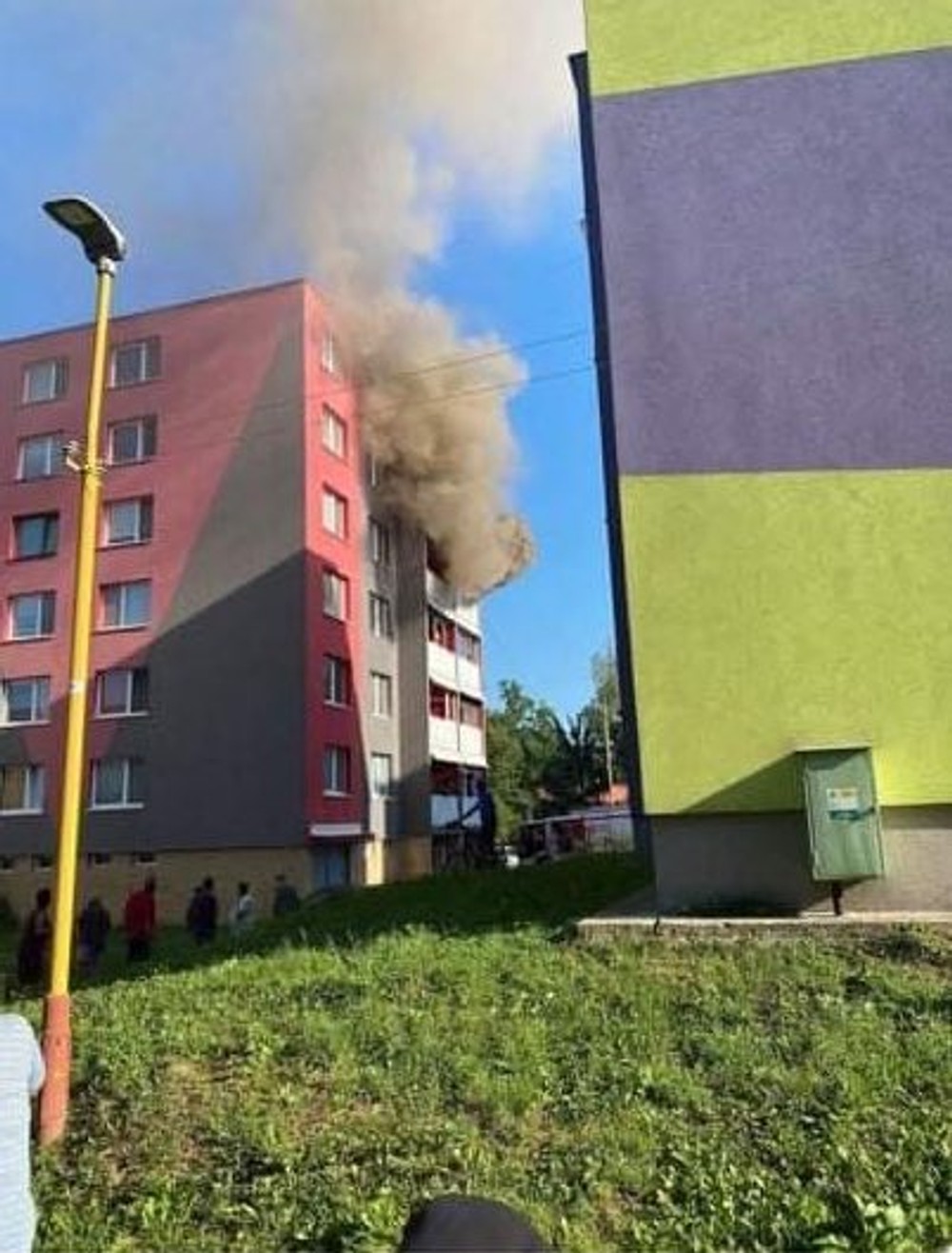 Požiar paneláku v Medzilaborciach