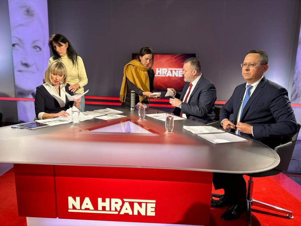 d7b01e56-90f3-4cf2-bc63-a50bc6aa3dfd