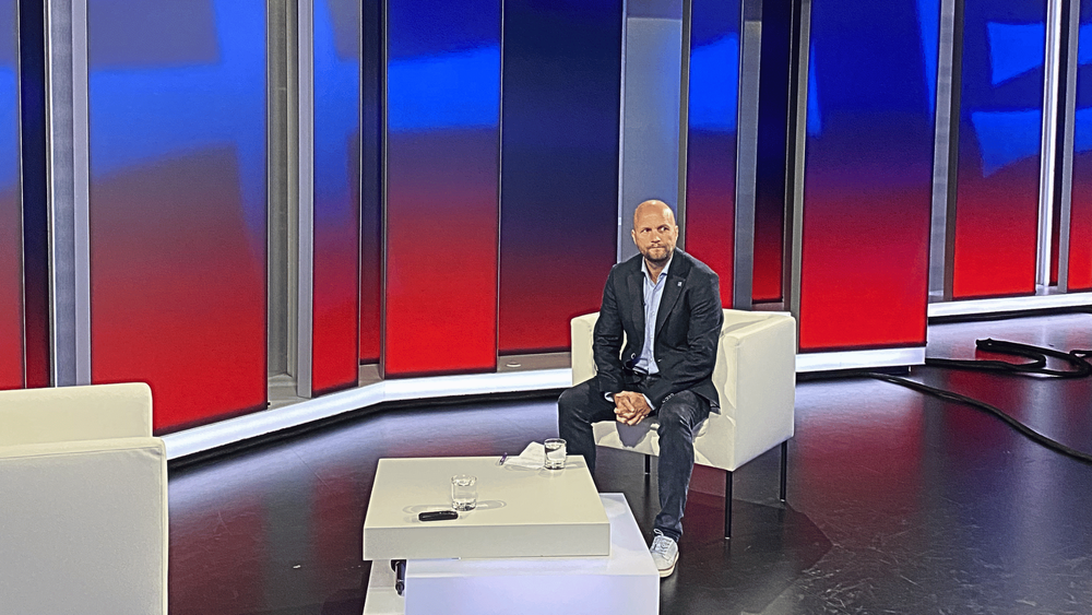 Politika 24 s Jaroslavom Naďom
