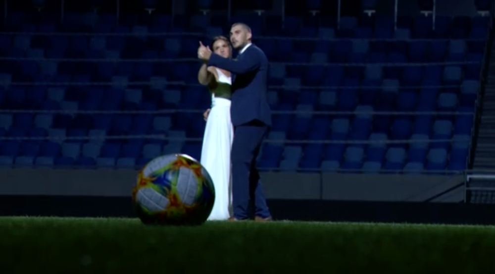 Prvá svadba na futbalovom štadióne v Bratislave