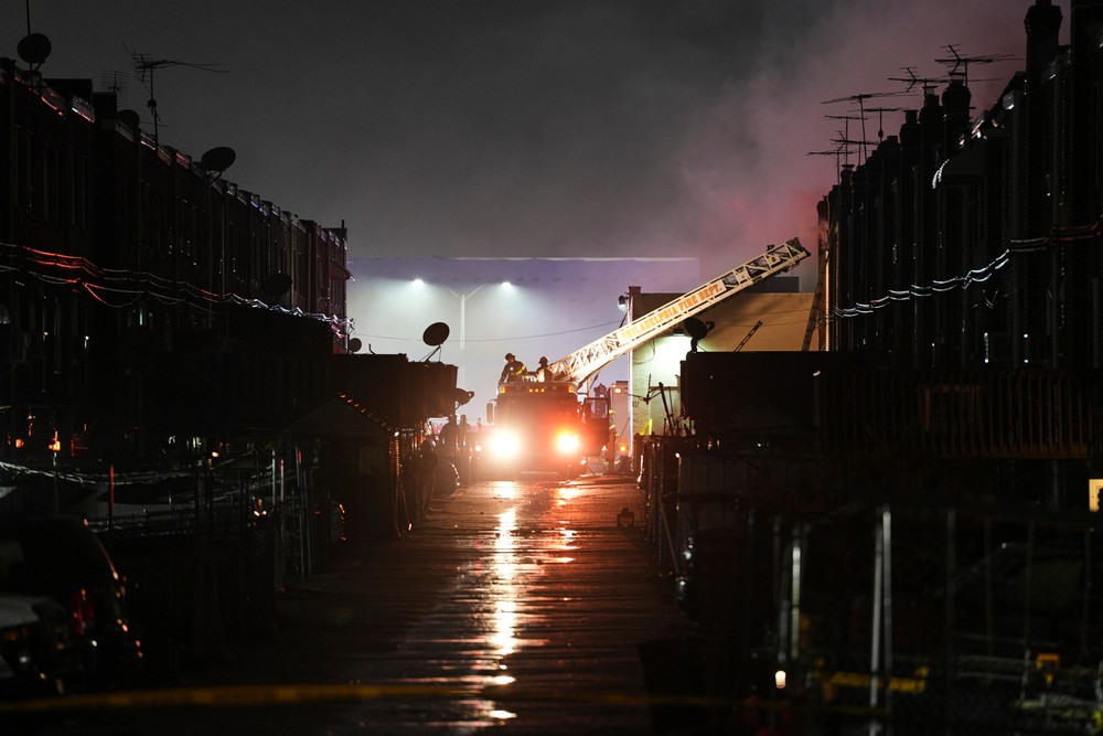 Philadelphia_Small_Plane_Crash082753