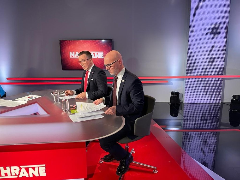 b54439cf-5fe8-40ca-bbb6-97f961e80ef3