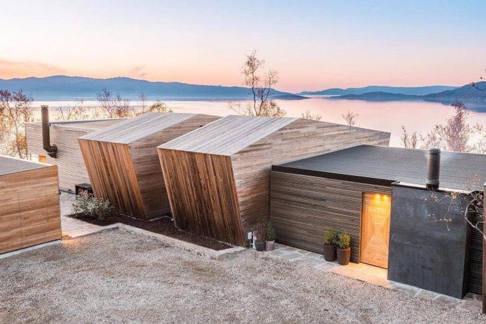 Nórske kabíny s výhľadom na fjordy