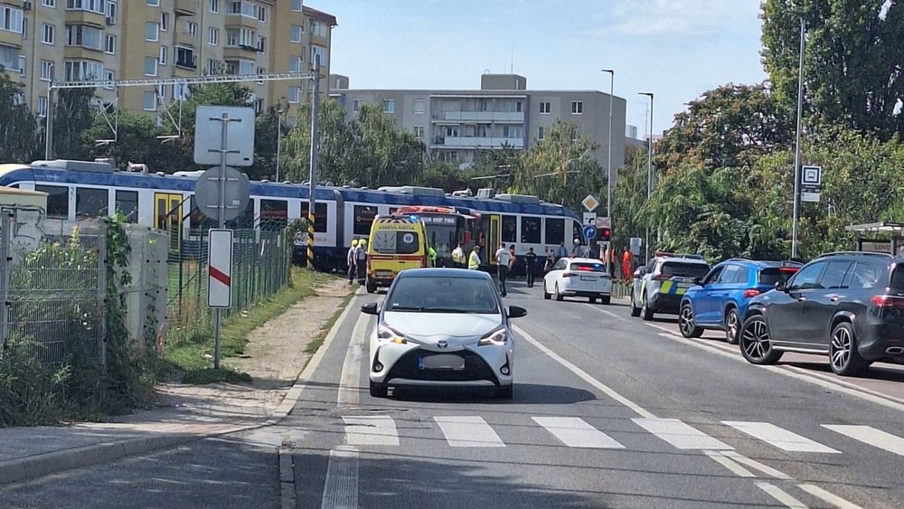 Zrážka vlaku Leo Express s autobusom v Bratislave