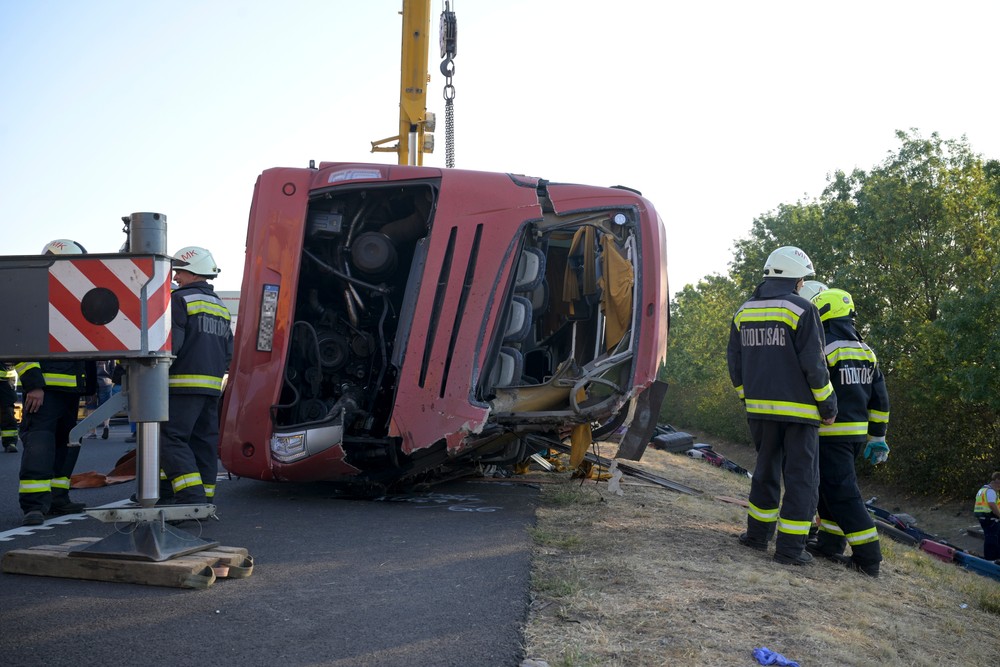 Hungary_Bus_Crash591431
