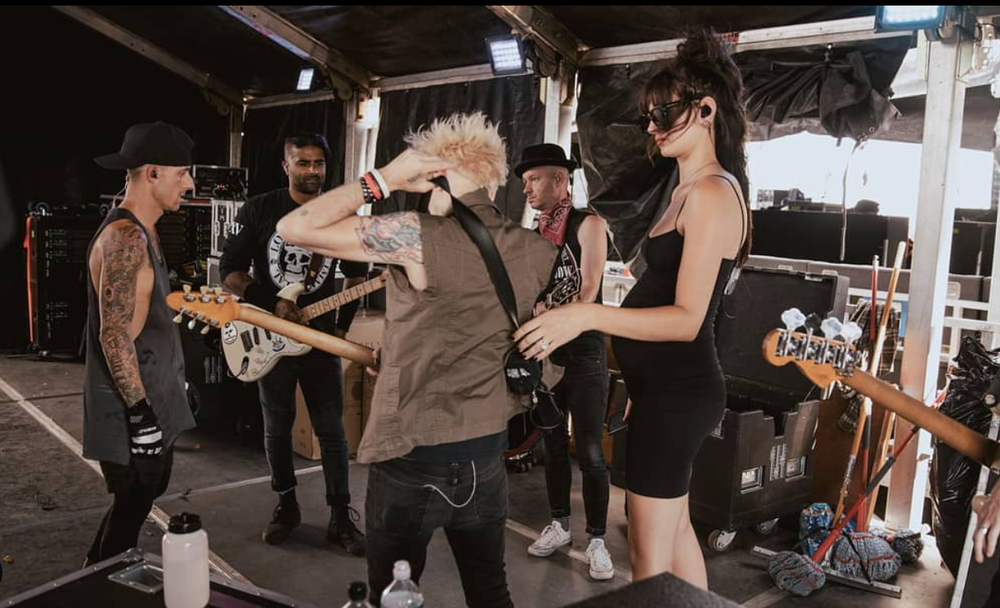 Deryck Whibley alias Bizzy D.