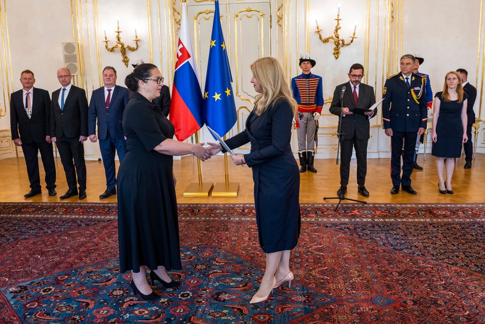 20223108_prezidentka_profesori_04896688